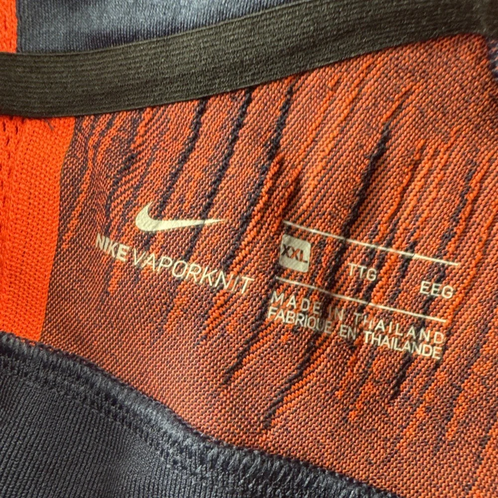 Nike pullover very